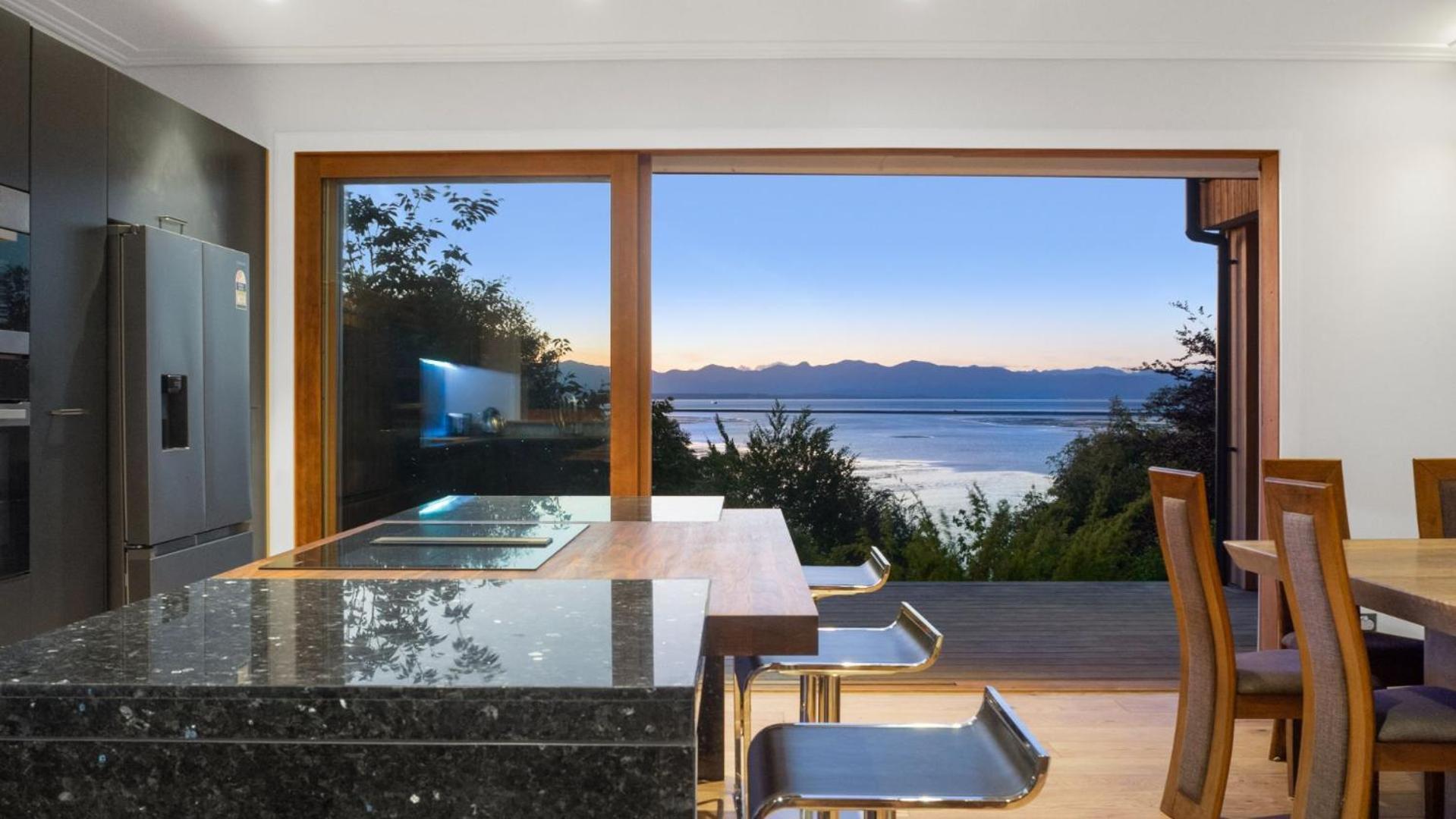 Sunset Haven In Nelson Villa Buitenkant foto
